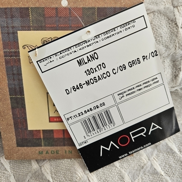 Mora Son De Abrigo Spain 2 Throw Blankets Cotton Blend Textured Weave Gray Cream - Picture 10 of 16